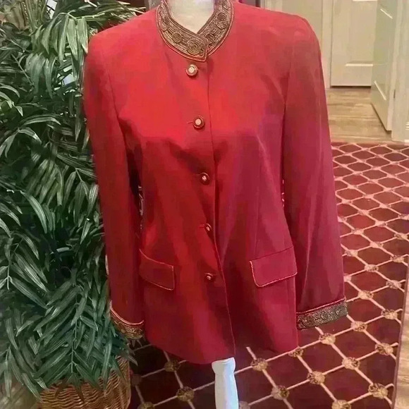 Louis Fe’raud ladies jacket. Size 8. Gorgeous detail on collar and sleeves. - Picture 1 of 11